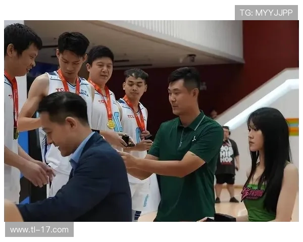 CBA天津足球青年队：天津CBA球员投身足球青训营